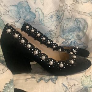 Ladies suede and pearl pumps (size 6)